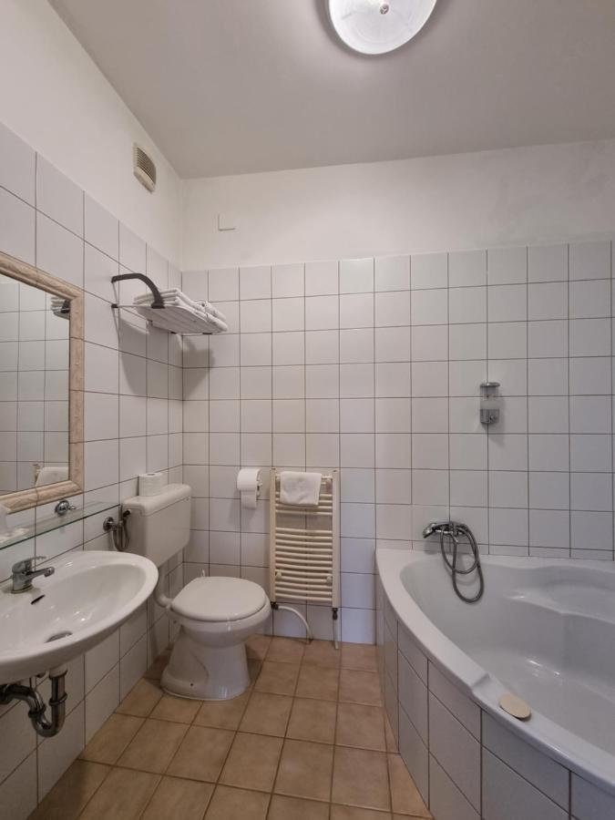 Bb Boutique Hotel Ujlengyel Экстерьер фото